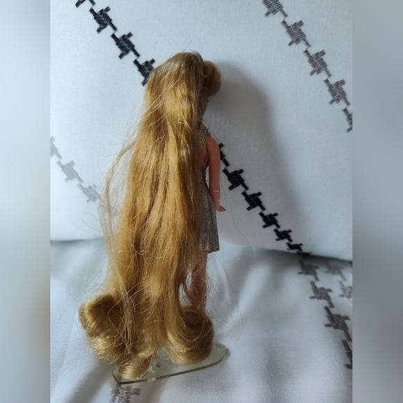 Dawn Head to Toe Doll - Picture 2 of 3